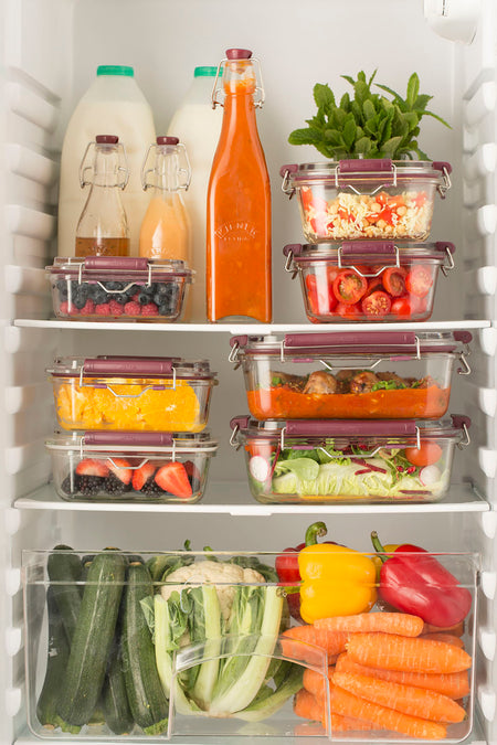 Kühlschrank mit verschiedenen Aufbewahrungs- und Frischhaltelösungen von Kilnergläsern