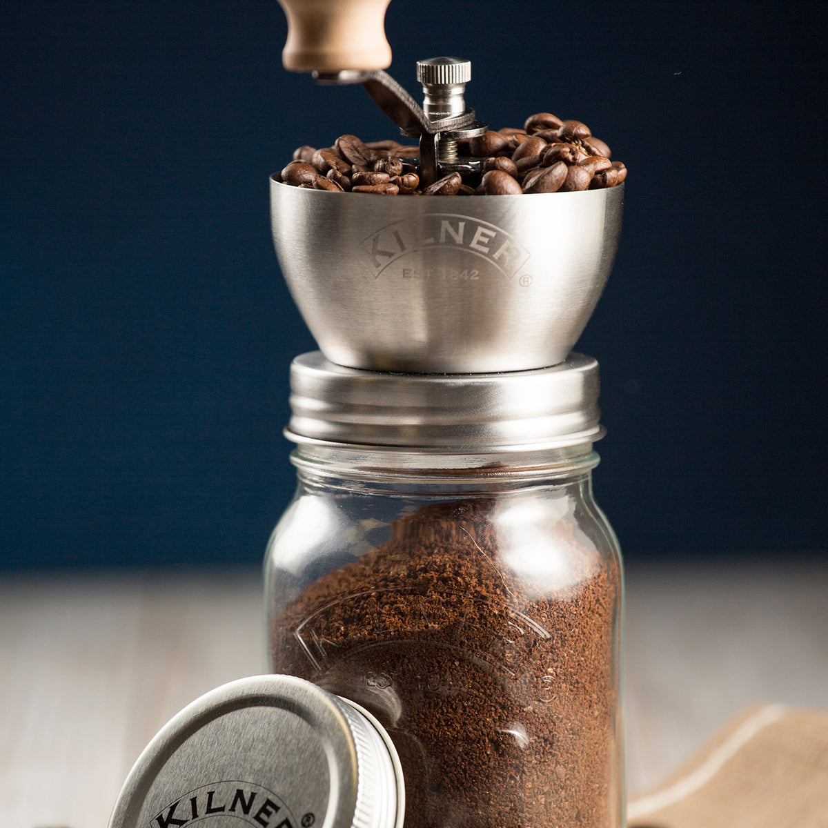 Kaffeemühle mit Drehkurbel und Glas 500 ml Kilner